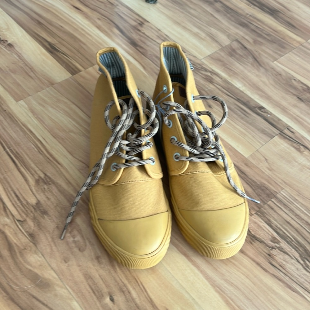 Mustard high top tennis shoes